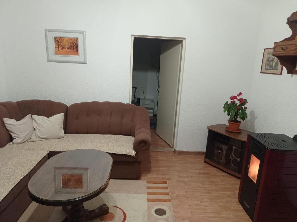 利夫诺Apartman Lili公寓 外观 照片